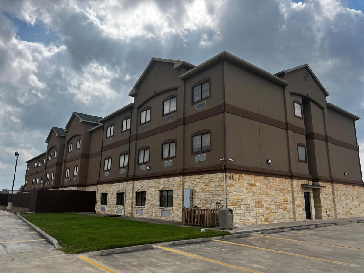Hotel Baymont By Wyndham Cuero Exterior foto